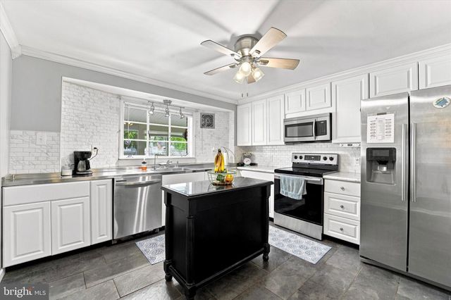 3021 WINCHESTER AVE, Philadelphia, PA 19136