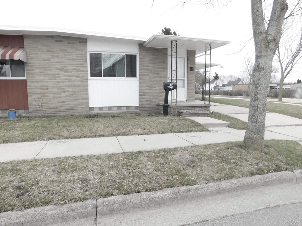 923 Fraser Street, Bay City, MI 48708