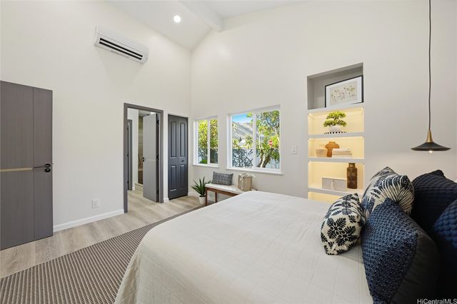 7203 Opaekaa Street, Honolulu, HI 96825