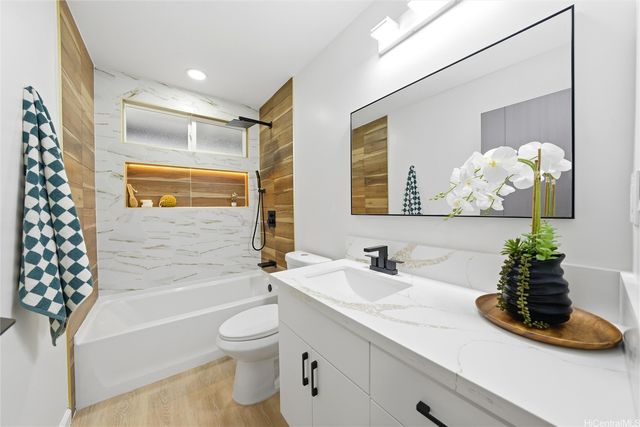 7203 Opaekaa Street, Honolulu, HI 96825