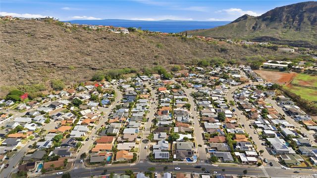 7203 Opaekaa Street, Honolulu, HI 96825