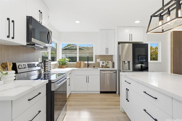 7203 Opaekaa Street, Honolulu, HI 96825