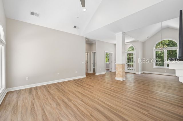 11 Forest Dr, Hilton Head Island, SC 29928