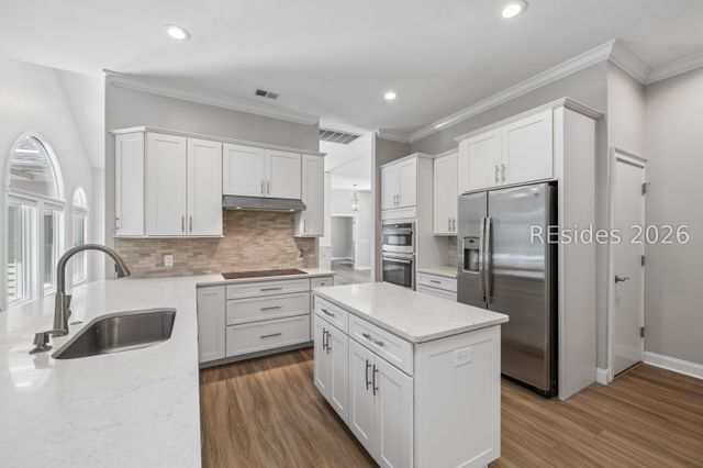 11 Forest Dr, Hilton Head Island, SC 29928
