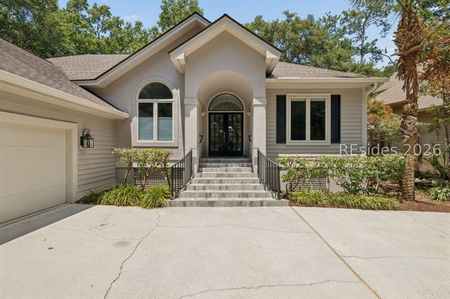 11 Forest Dr, Hilton Head Island, SC 29928