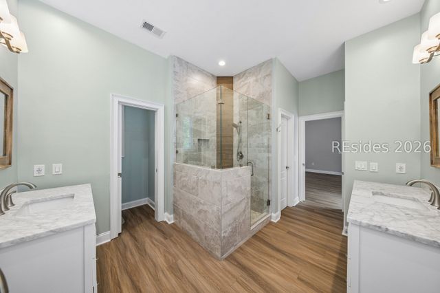 11 Forest Dr, Hilton Head Island, SC 29928