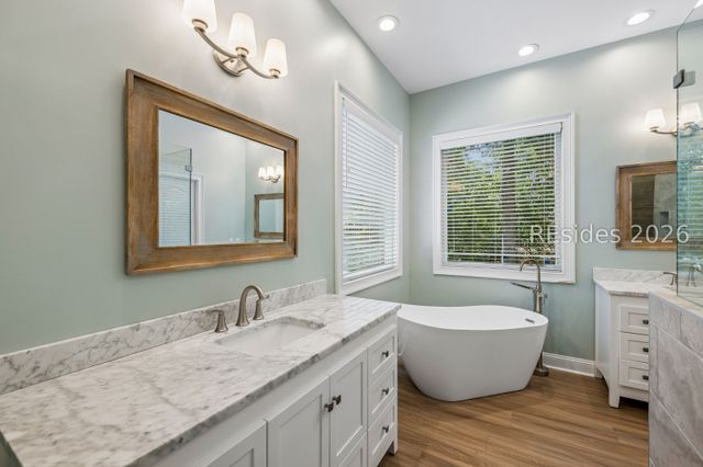 11 Forest Dr, Hilton Head Island, SC 29928