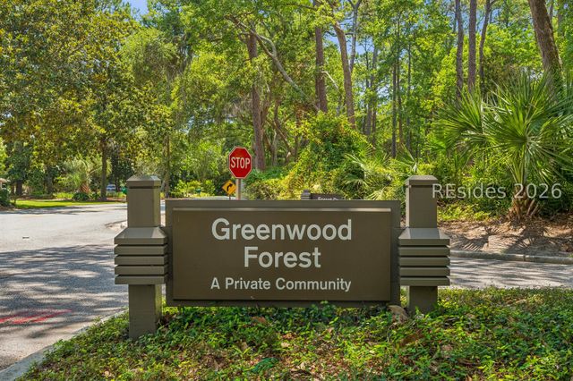 11 Forest Dr, Hilton Head Island, SC 29928