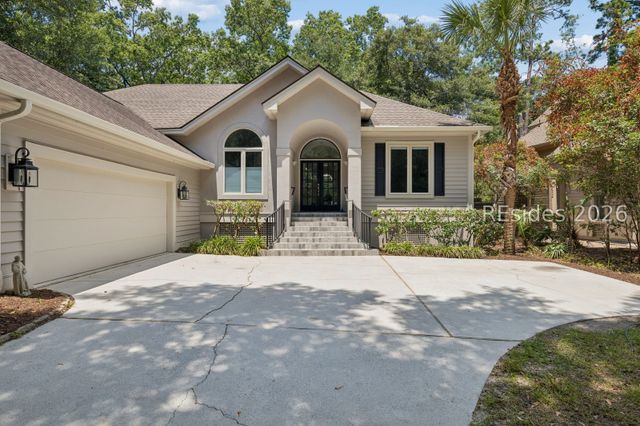 11 Forest Dr, Hilton Head Island, SC 29928