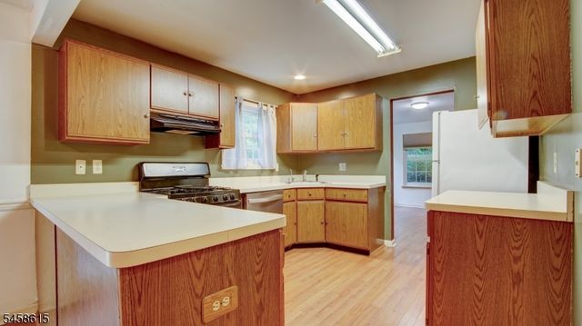 8 Forden Ct, Sayreville Boro, NJ 08872