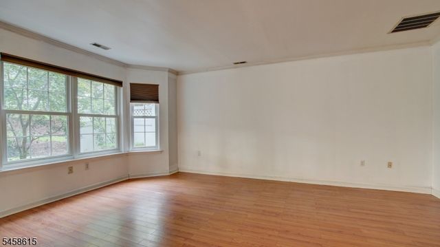 8 Forden Ct, Sayreville Boro, NJ 08872