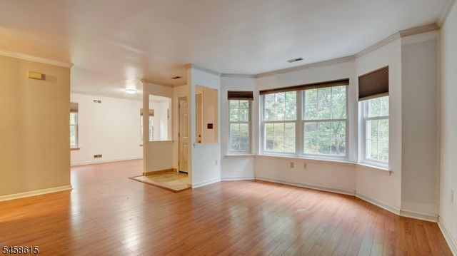 8 Forden Ct, Sayreville Boro, NJ 08872