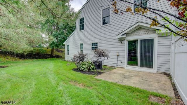 8 Forden Ct, Sayreville Boro, NJ 08872