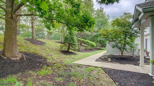 8 Forden Ct, Sayreville Boro, NJ 08872