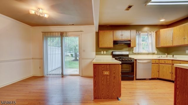 8 Forden Ct, Sayreville Boro, NJ 08872