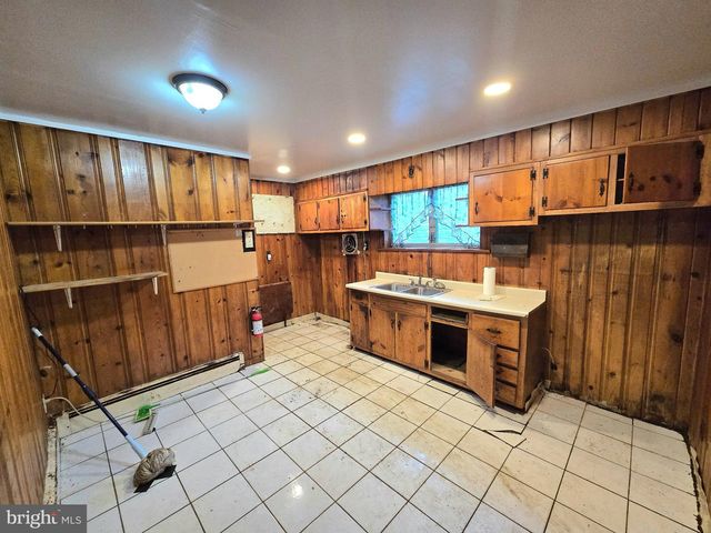 12 KIRKWOOD RD, Gibbsboro, NJ 08026