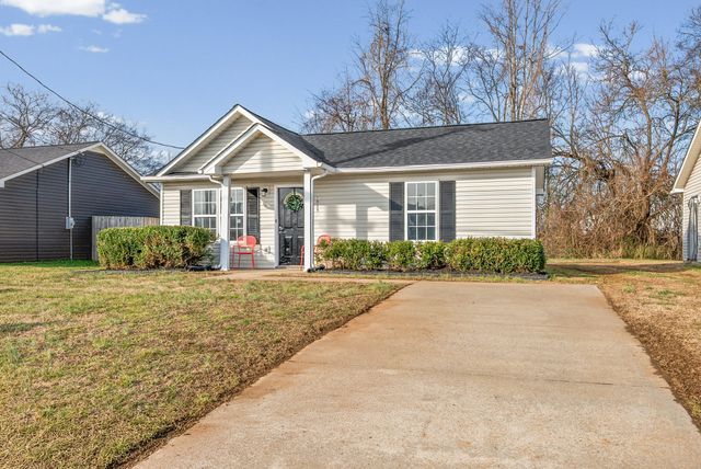 1015 Shadow Ridge Ave, Oak Grove, KY 42262