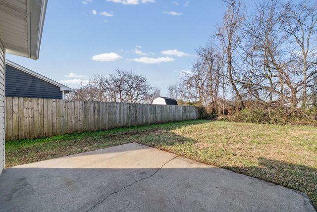 1015 Shadow Ridge Ave, Oak Grove, KY 42262