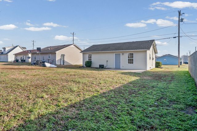 1015 Shadow Ridge Ave, Oak Grove, KY 42262