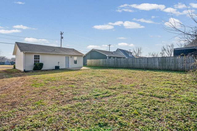 1015 Shadow Ridge Ave, Oak Grove, KY 42262