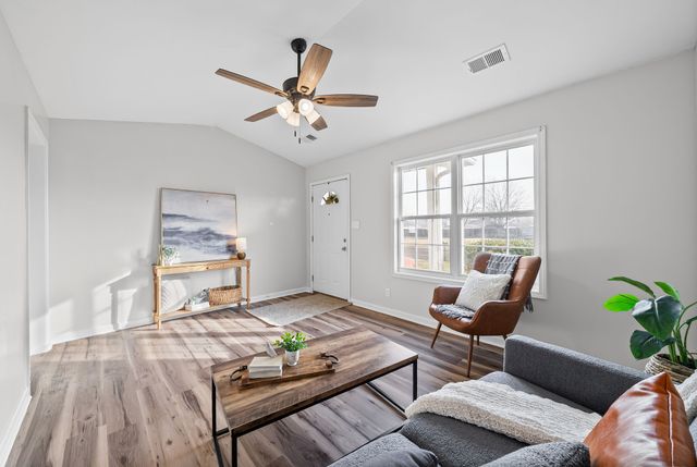 1015 Shadow Ridge Ave, Oak Grove, KY 42262