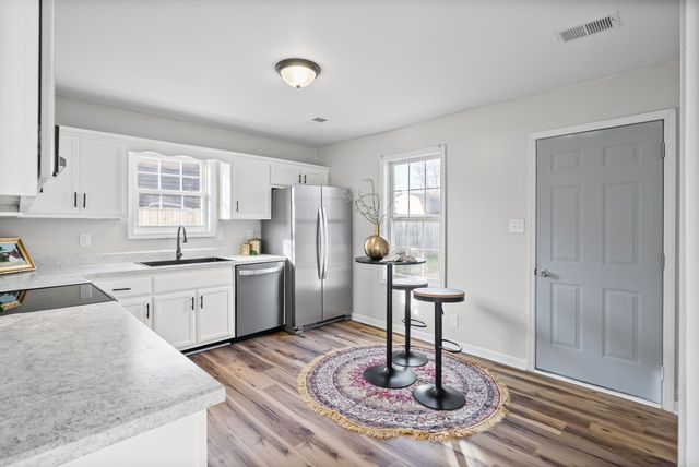 1015 Shadow Ridge Ave, Oak Grove, KY 42262