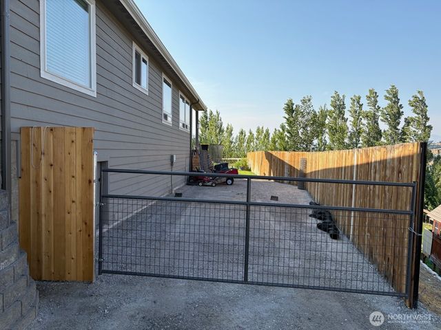 3030 Riverview Lane, Malaga, WA 98828