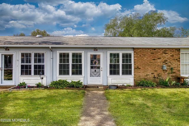 11C Cambridge Circle, Manchester, NJ 08759
