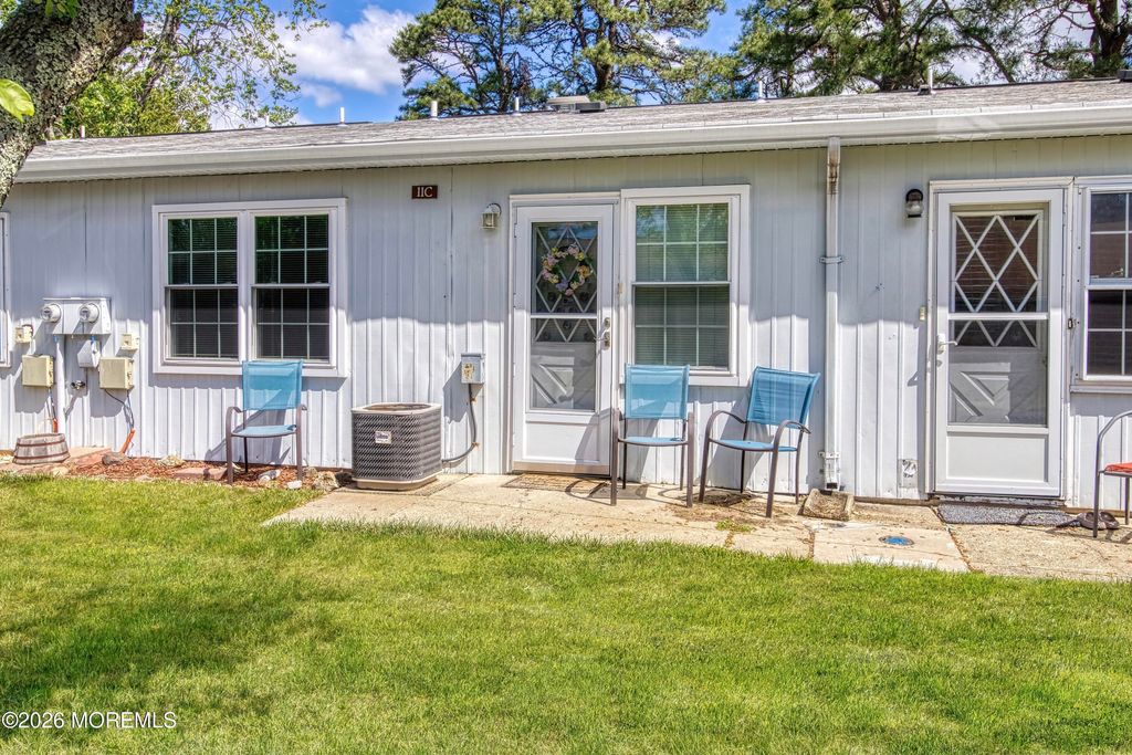 11C Cambridge Circle, Manchester, NJ 08759