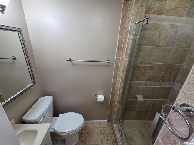 24 Wenzel Lane, Springfield, IL 62702