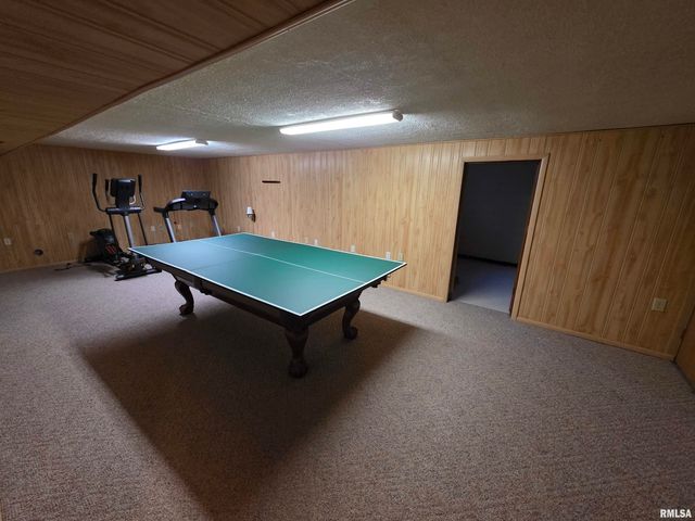 24 Wenzel Lane, Springfield, IL 62702