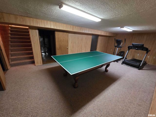 24 Wenzel Lane, Springfield, IL 62702