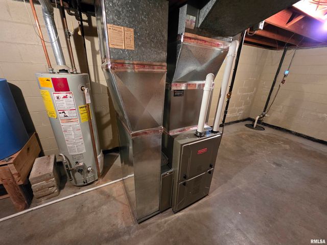 24 Wenzel Lane, Springfield, IL 62702