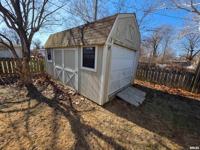 24 Wenzel Lane, Springfield, IL 62702