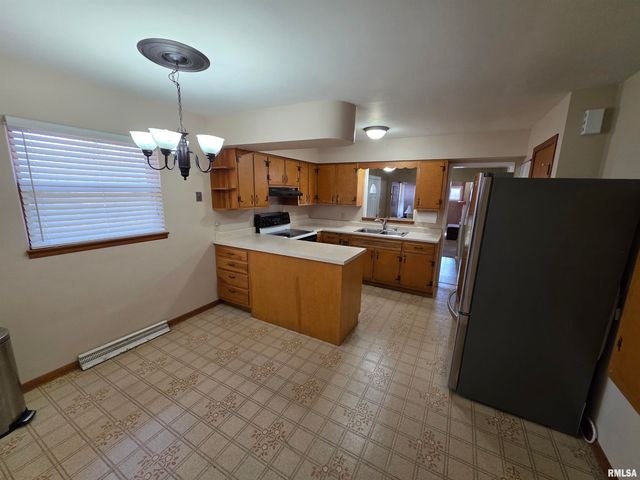 24 Wenzel Lane, Springfield, IL 62702