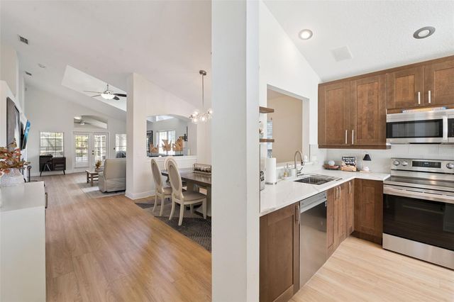 7040 SOMERTON BOULEVARD 52, Orlando, FL 32819