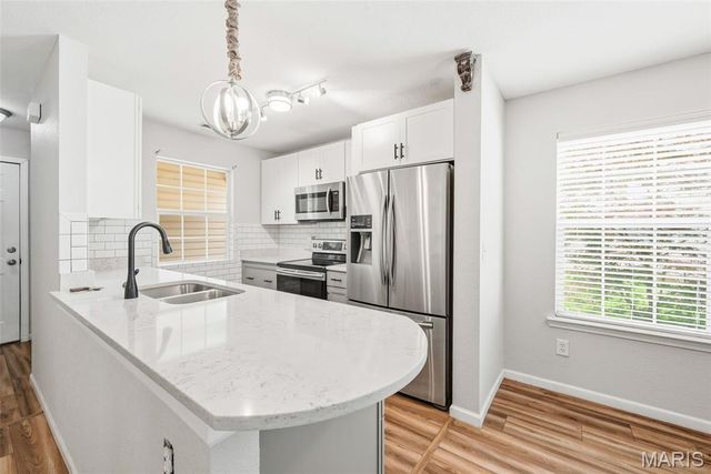 811 Woodside Creek Dr Drive, Festus, MO 63028