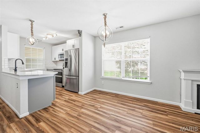 811 Woodside Creek Dr Drive, Festus, MO 63028