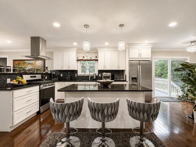 411 Pleasant St, Framingham, MA 01701