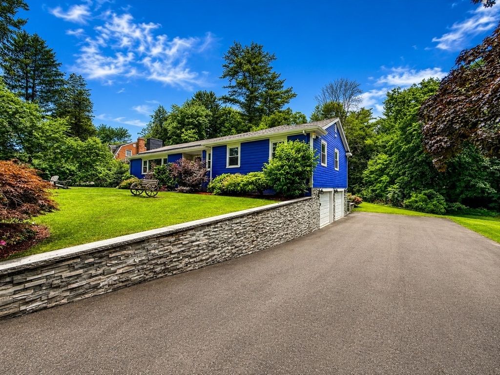 411 Pleasant St, Framingham, MA 01701