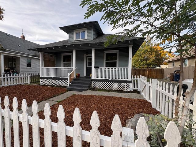 2023 E Hartson Ave, Spokane, WA 99202 property photo