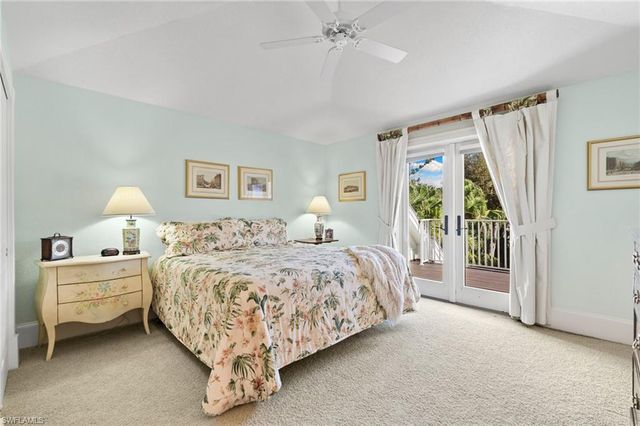 368 Hawser LN, Naples, FL 34102