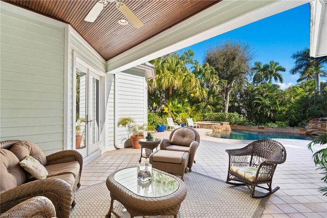 368 Hawser LN, Naples, FL 34102