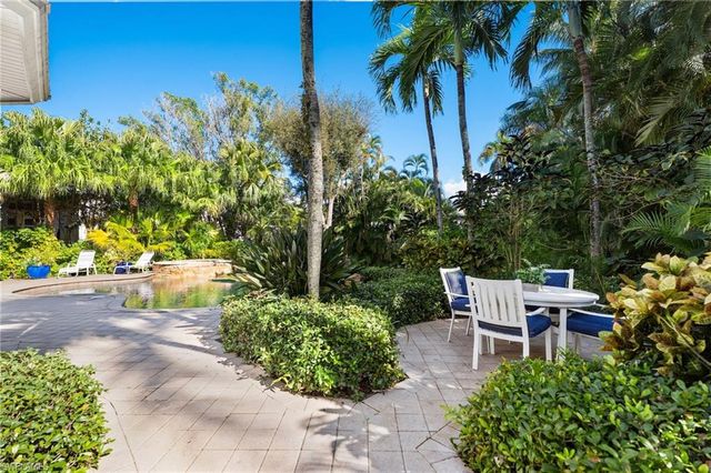 368 Hawser LN, Naples, FL 34102