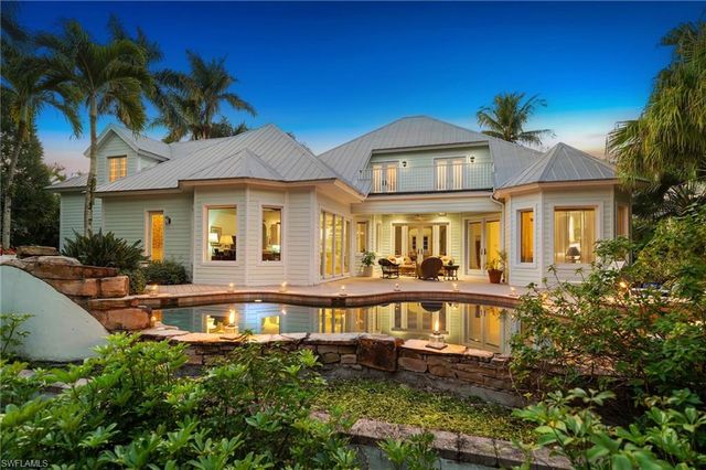 368 Hawser LN, Naples, FL 34102