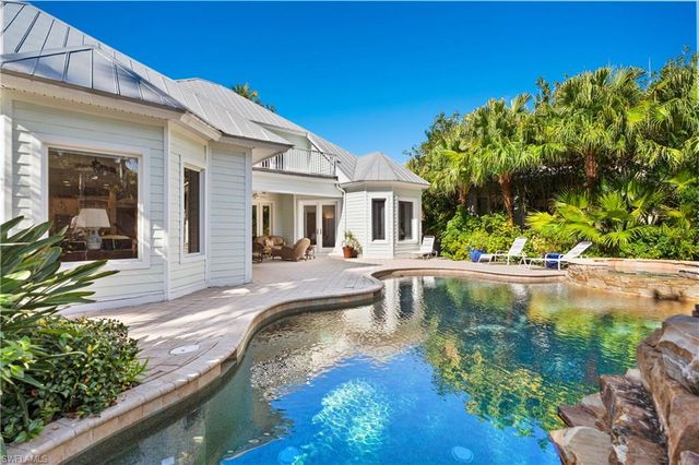 368 Hawser LN, Naples, FL 34102