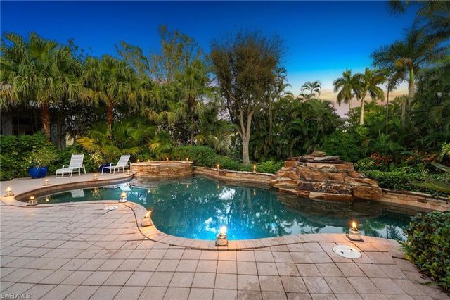 368 Hawser LN, Naples, FL 34102