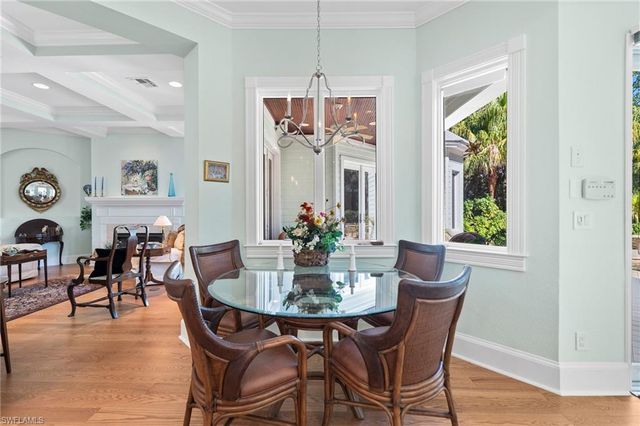 368 Hawser LN, Naples, FL 34102