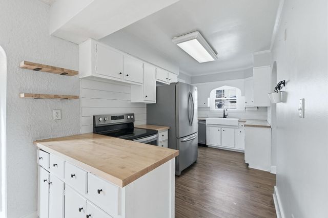 1908 Kenwood Avenue, Fort Wayne, IN 46805