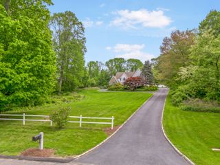 7 Merlins Lane, Newtown, CT 06470
